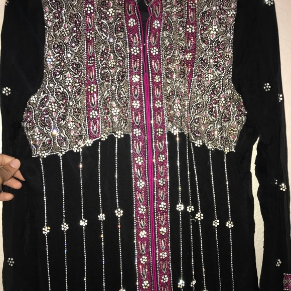 Size M Contact for more - Picture 5 of 6